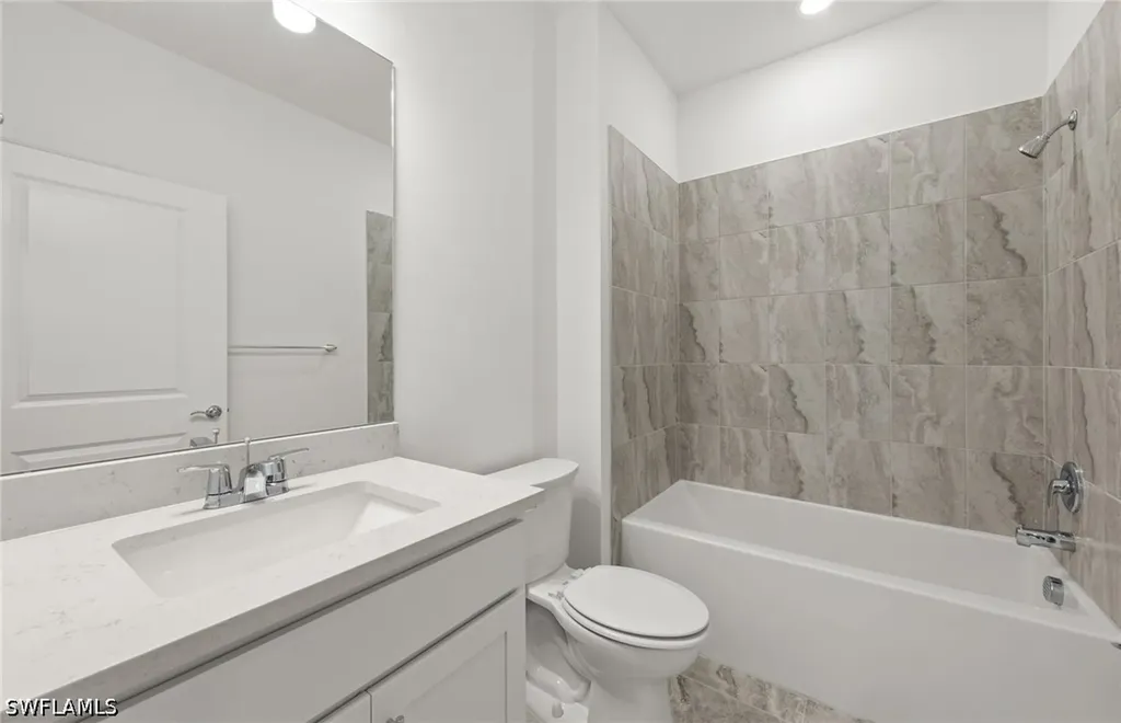 3922 E Hampton Circle Alva FL 33920