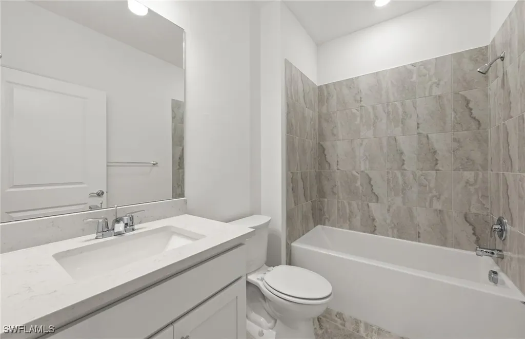 3922 E Hampton Circle Alva FL 33920