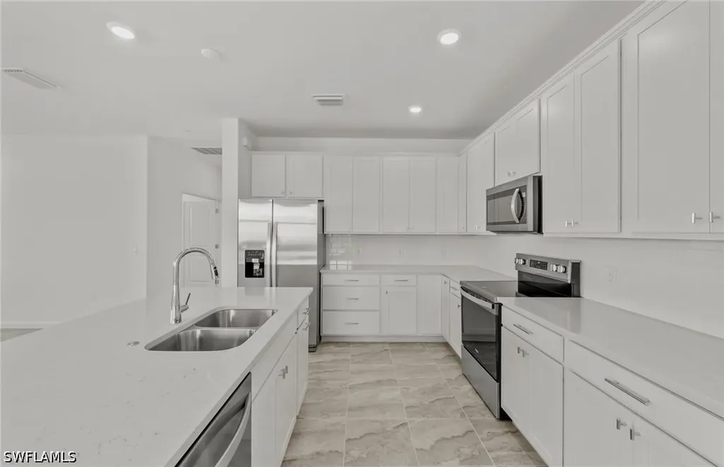 3922 E Hampton Circle Alva FL 33920