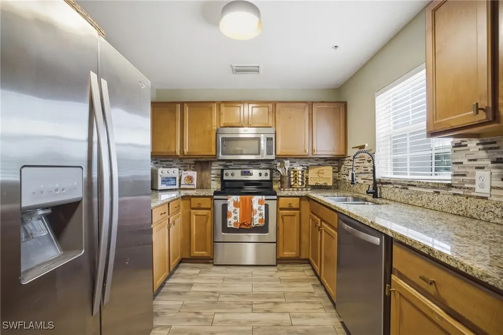 Naples FL, 9059 Gervais Circle, Unit 1306