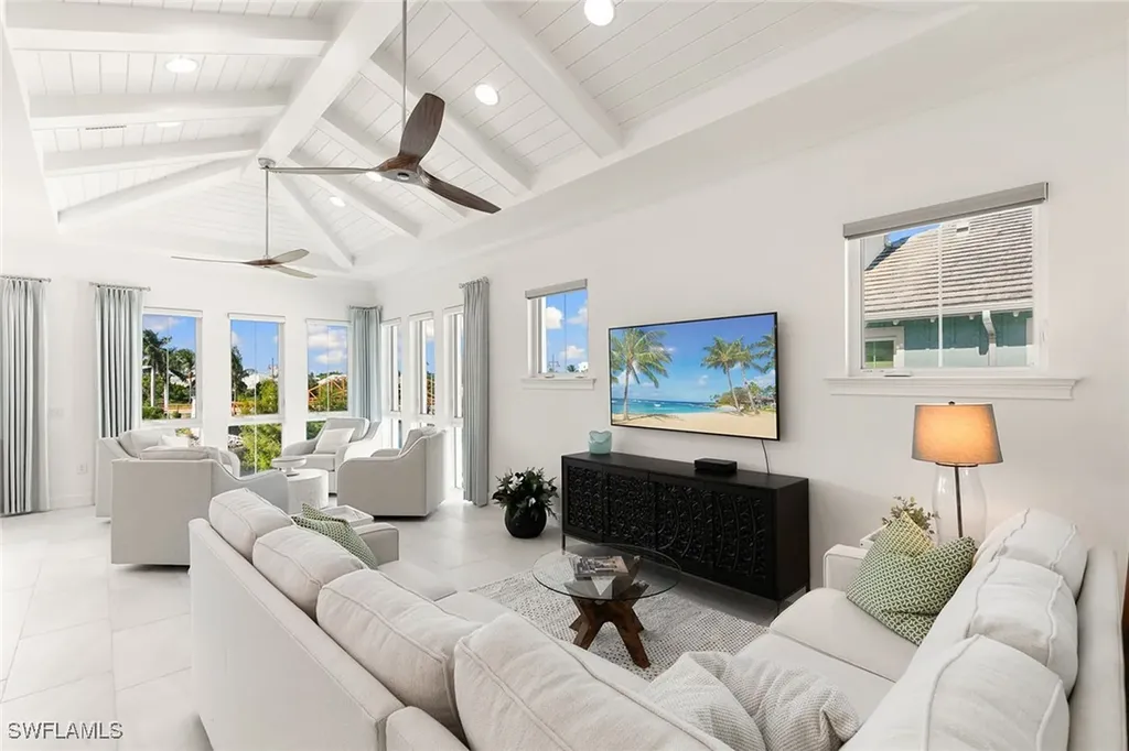 6585 Dominica Drive Naples FL 34113