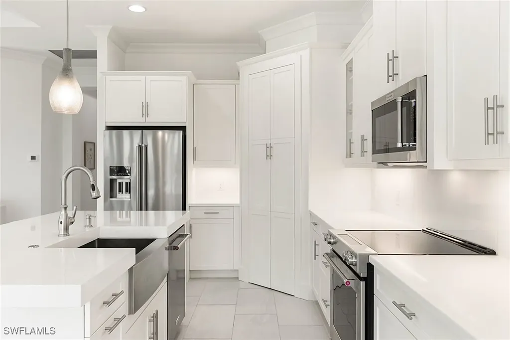 6585 Dominica Drive Naples FL 34113