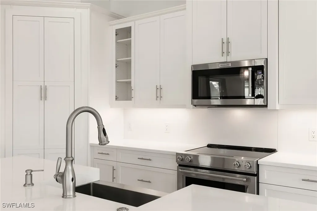 6585 Dominica Drive Naples FL 34113