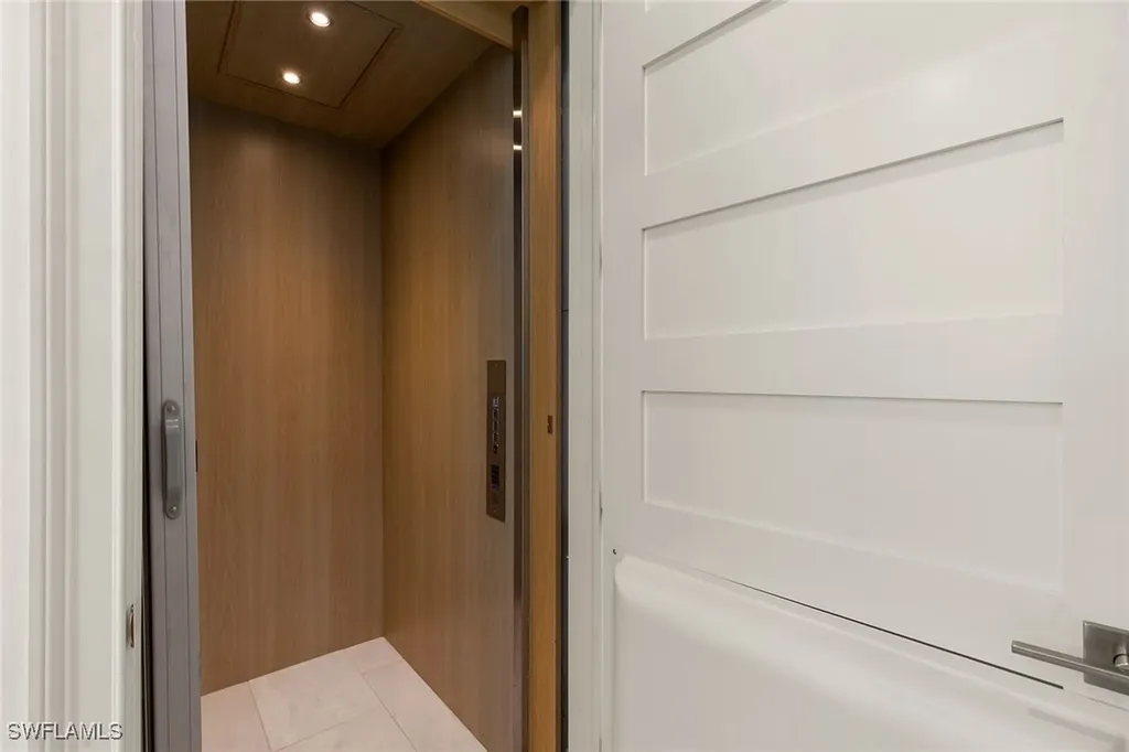 6585 Dominica Drive Naples FL 34113