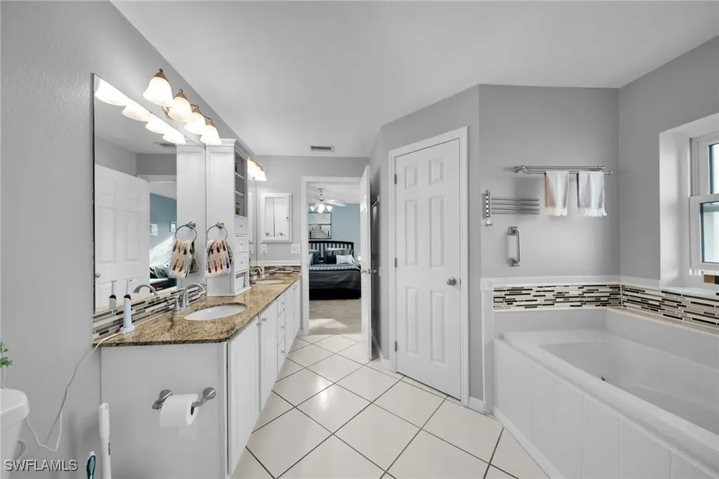 3922 NE 23rd Place Cape Coral FL 33909