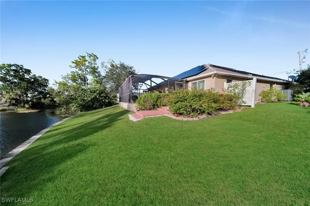 3922 NE 23rd Place Cape Coral FL 33909