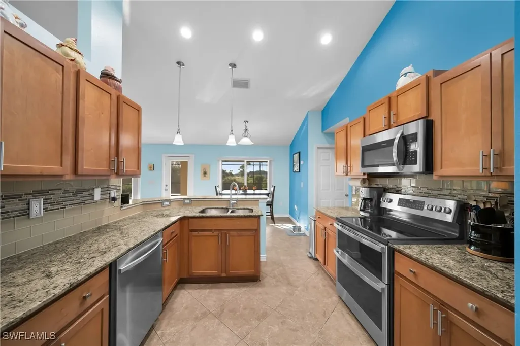 3922 NE 23rd Place Cape Coral FL 33909