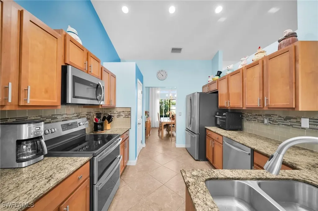 3922 NE 23rd Place Cape Coral FL 33909