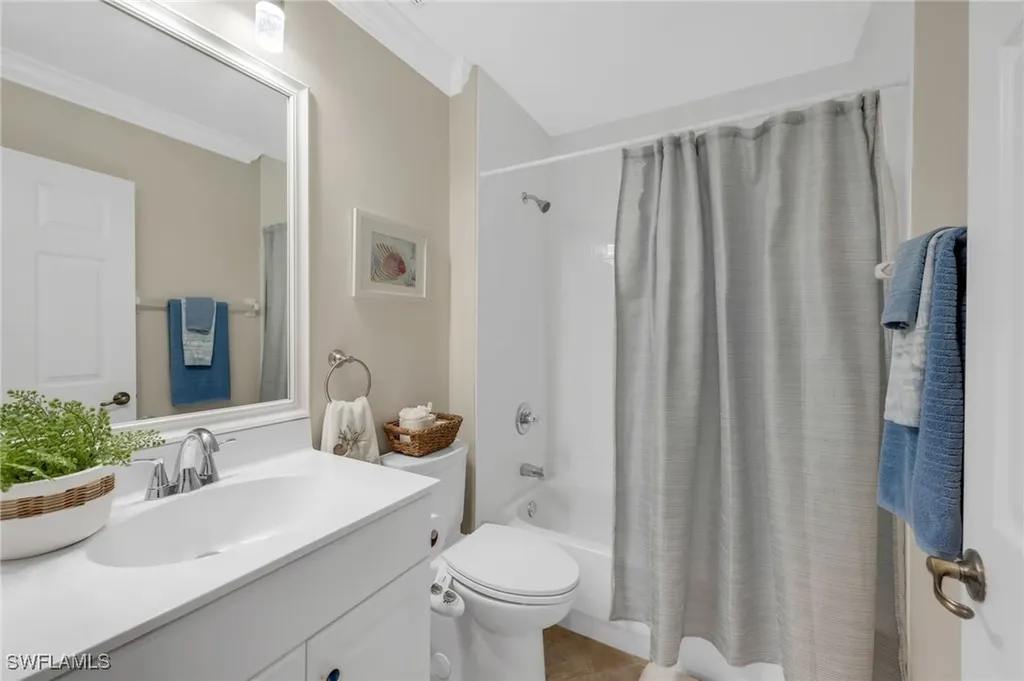 566 Vintage Reserve Lane Naples FL 34119