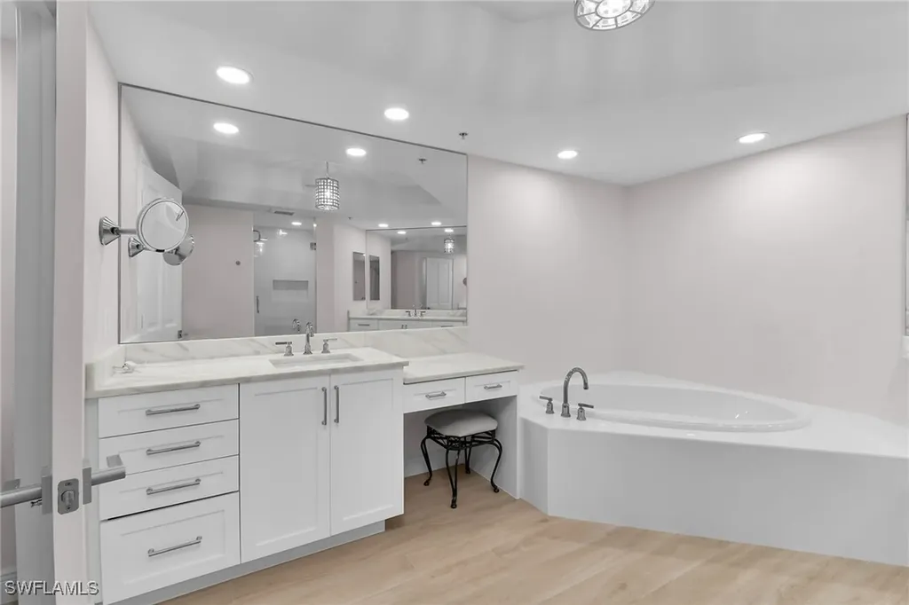 1060 Borghese Lane Naples FL 34114
