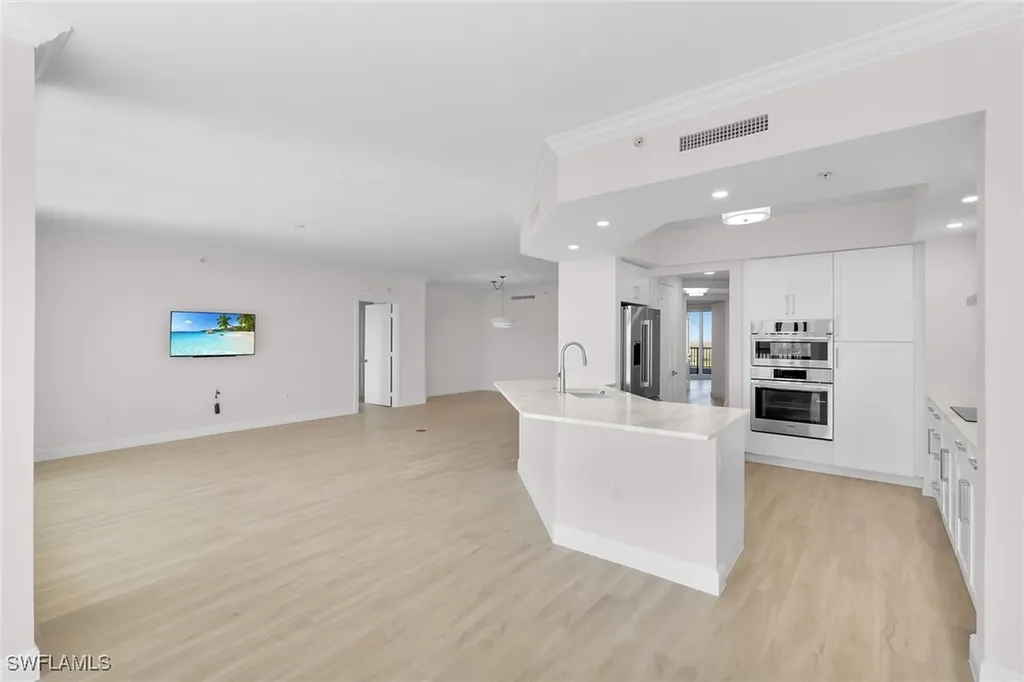 1060 Borghese Lane Naples FL 34114