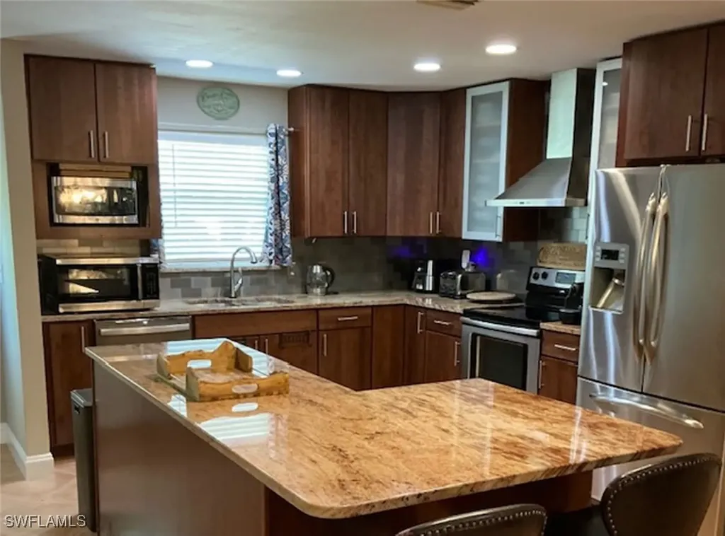 882 Bluebird Street Naples FL 34104