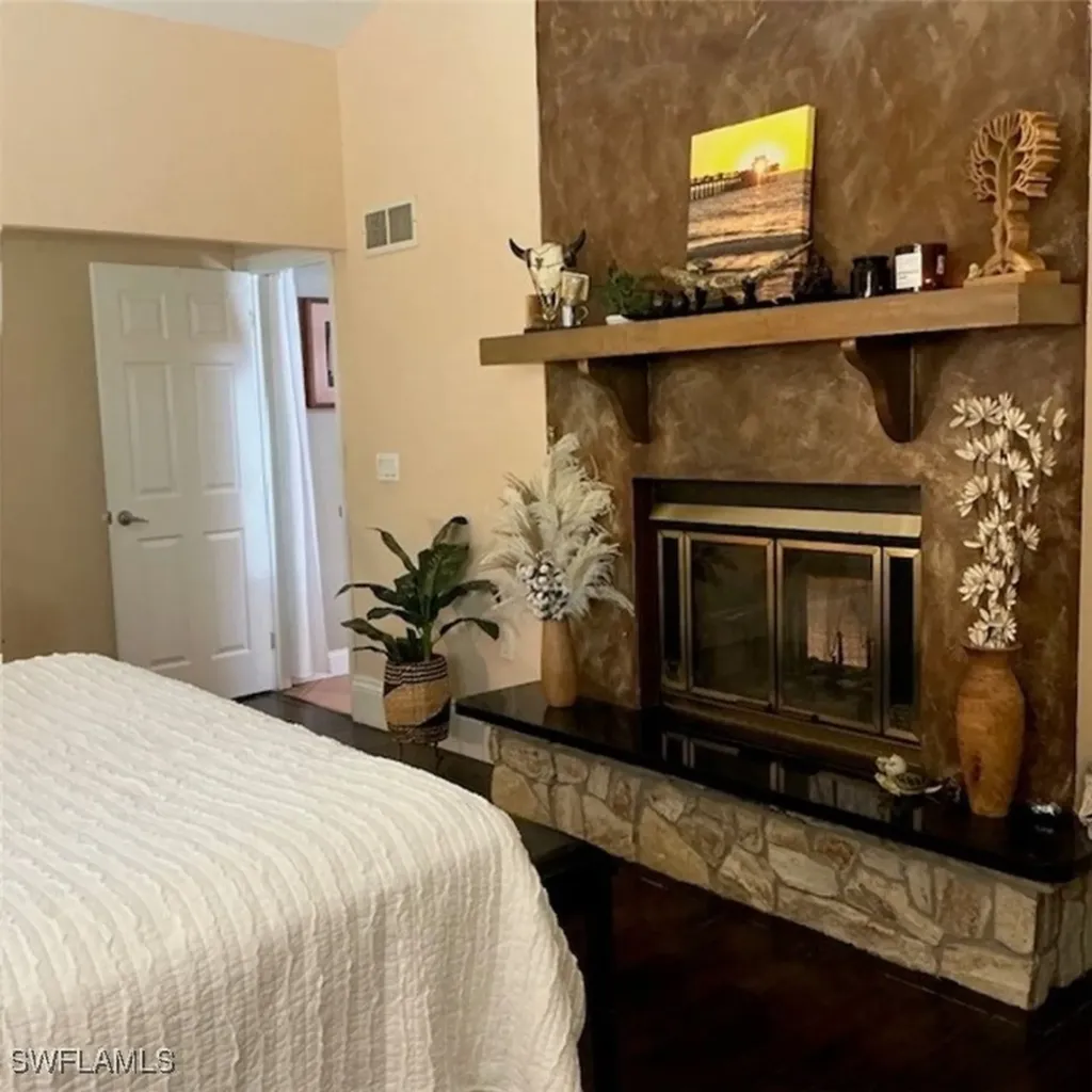 882 Bluebird Street Naples FL 34104