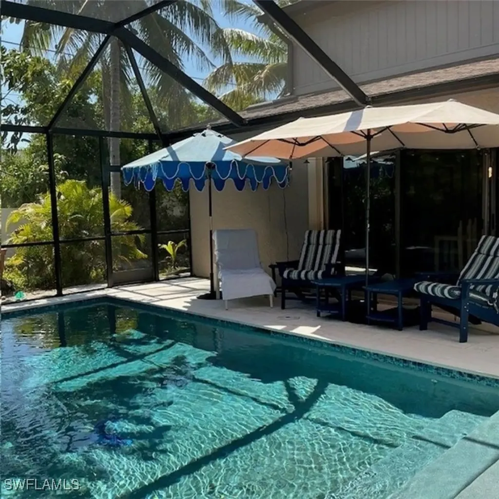 882 Bluebird Street Naples FL 34104