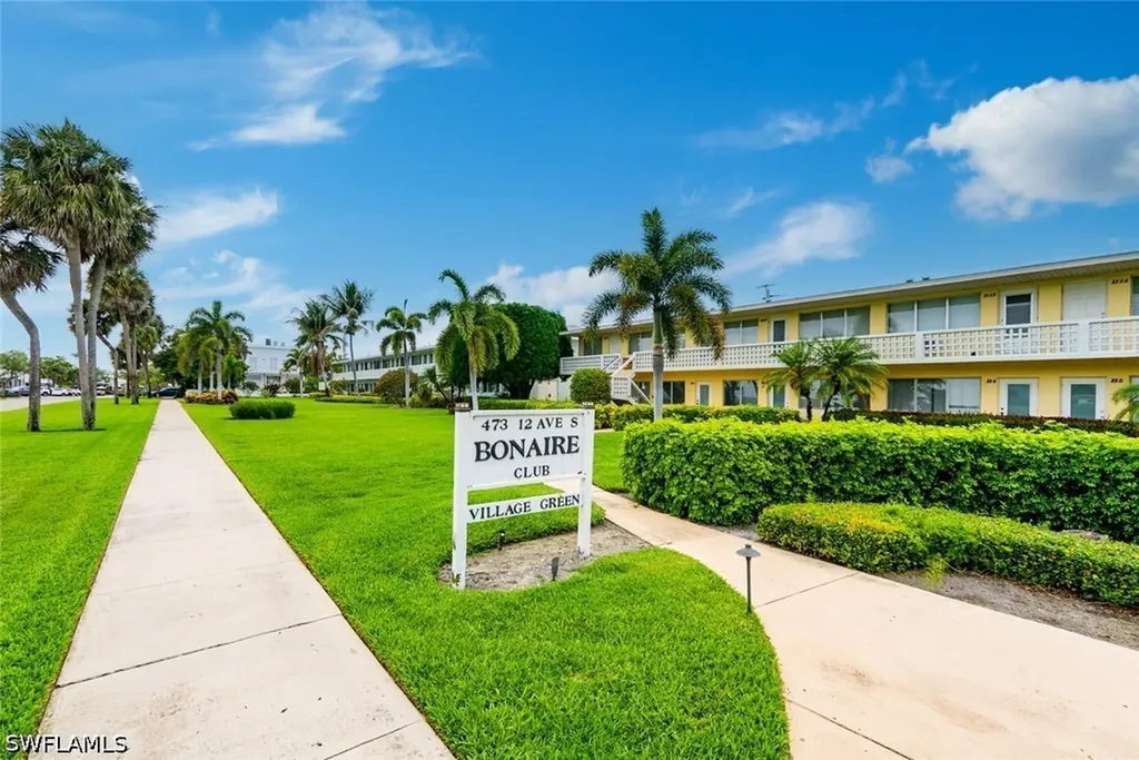 473 12th Avenue S Naples FL 34102