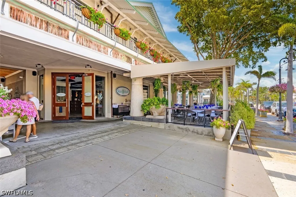 473 12th Avenue S Naples FL 34102