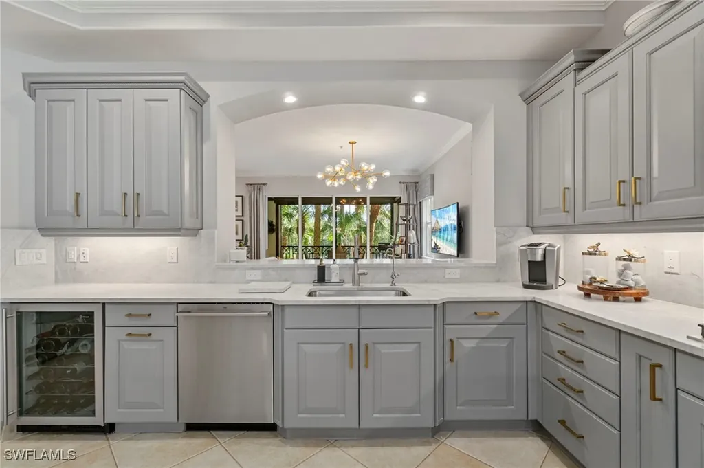 2864 Tiburon Boulevard E Naples FL 34109
