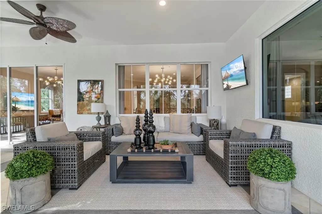 2864 Tiburon Boulevard E Naples FL 34109