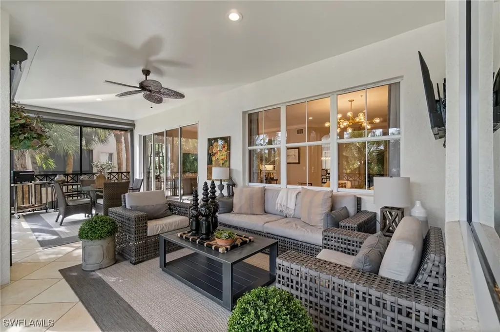 2864 Tiburon Boulevard E Naples FL 34109