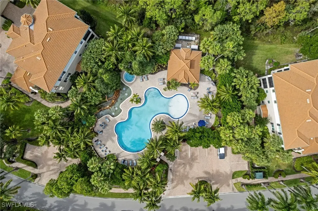 2864 Tiburon Boulevard E Naples FL 34109