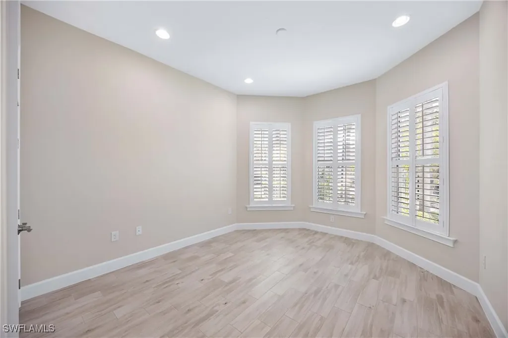 5711 Highbourne Drive Naples FL 34113