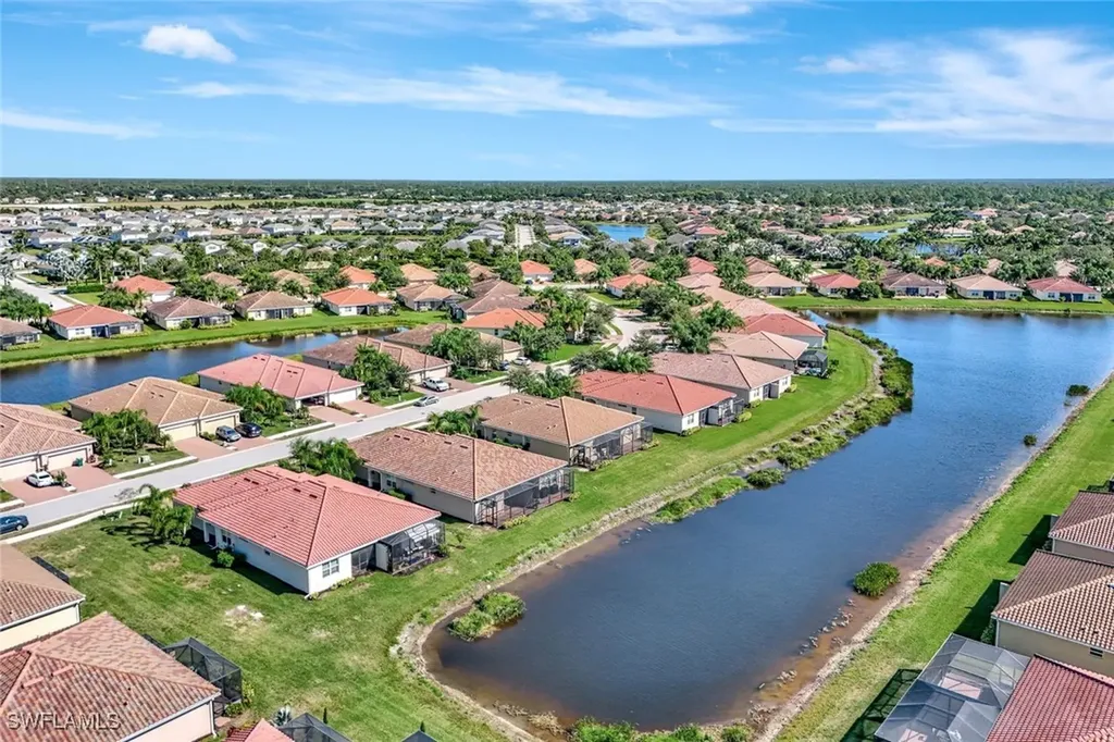 2074 Tamarron Lane Naples FL 34120