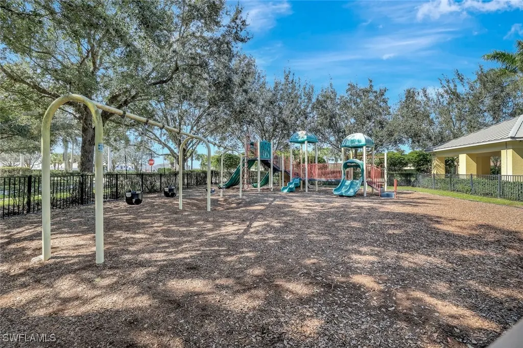 2074 Tamarron Lane Naples FL 34120