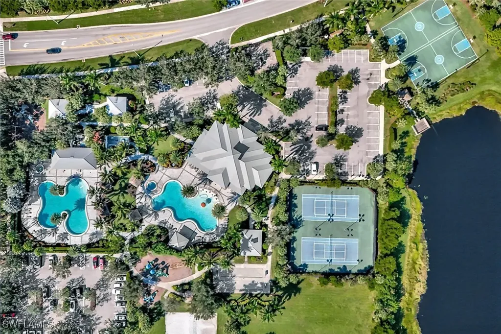 2074 Tamarron Lane Naples FL 34120