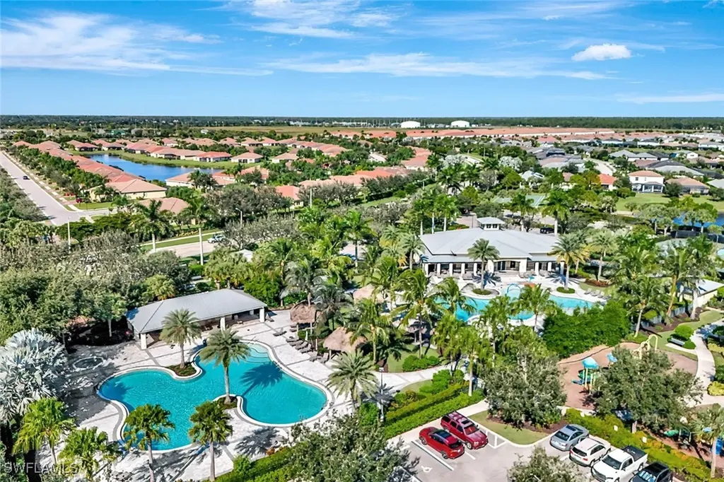 2074 Tamarron Lane Naples FL 34120