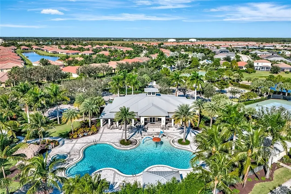 2074 Tamarron Lane Naples FL 34120