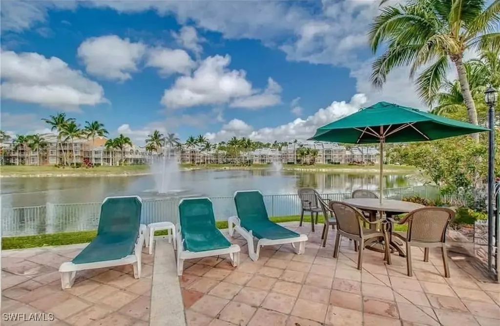 1240 Wildwood Lakes Boulevard Naples FL 34104
