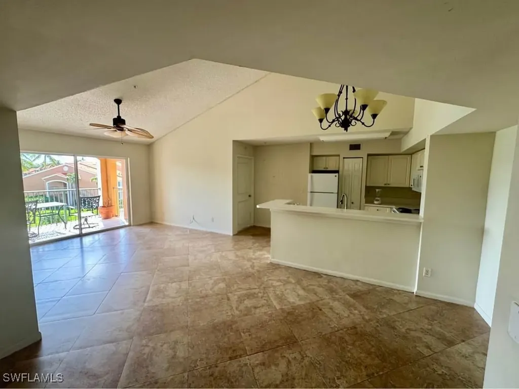 1240 Wildwood Lakes Boulevard Naples FL 34104