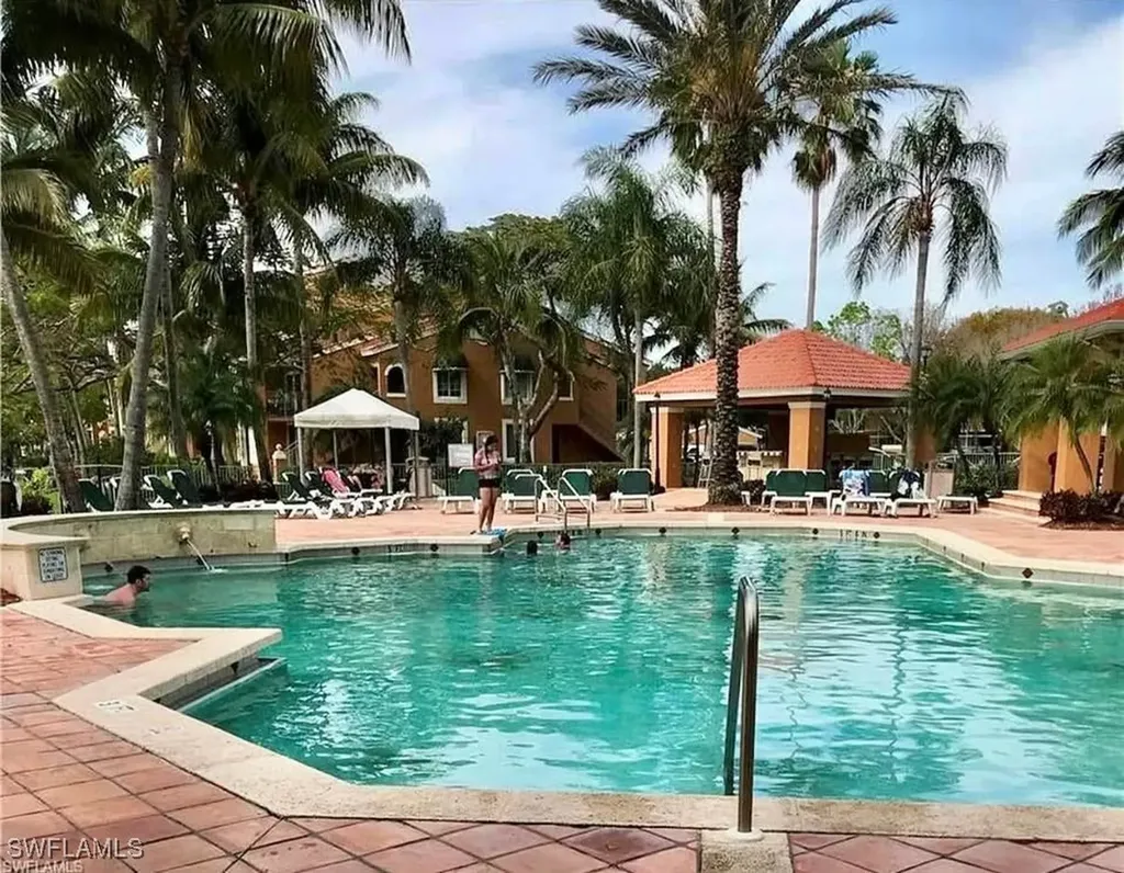 1240 Wildwood Lakes Boulevard Naples FL 34104