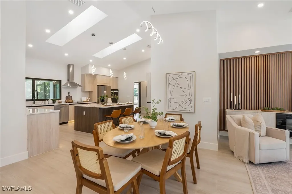 5105 Berkeley Drive Naples FL 34112