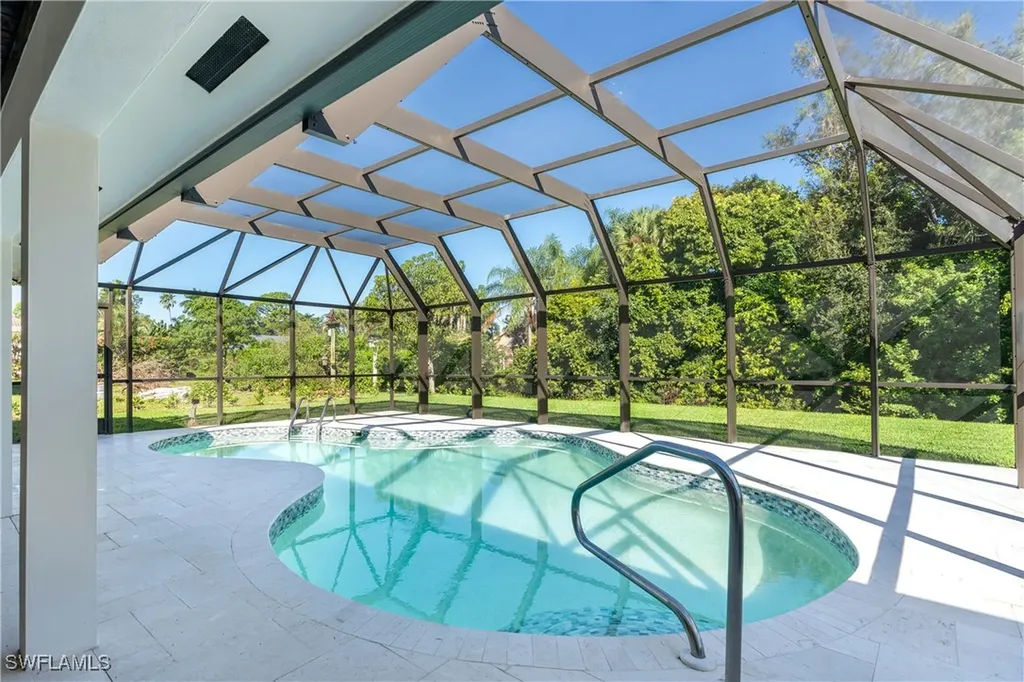 5105 Berkeley Drive Naples FL 34112