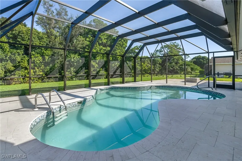 5105 Berkeley Drive Naples FL 34112