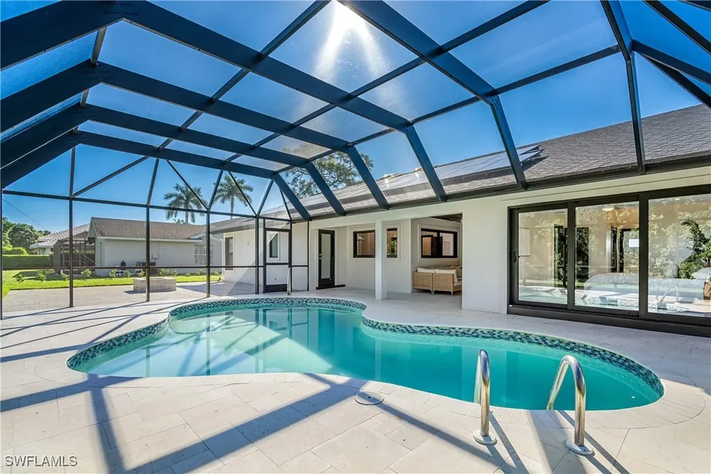 5105 Berkeley Drive Naples FL 34112