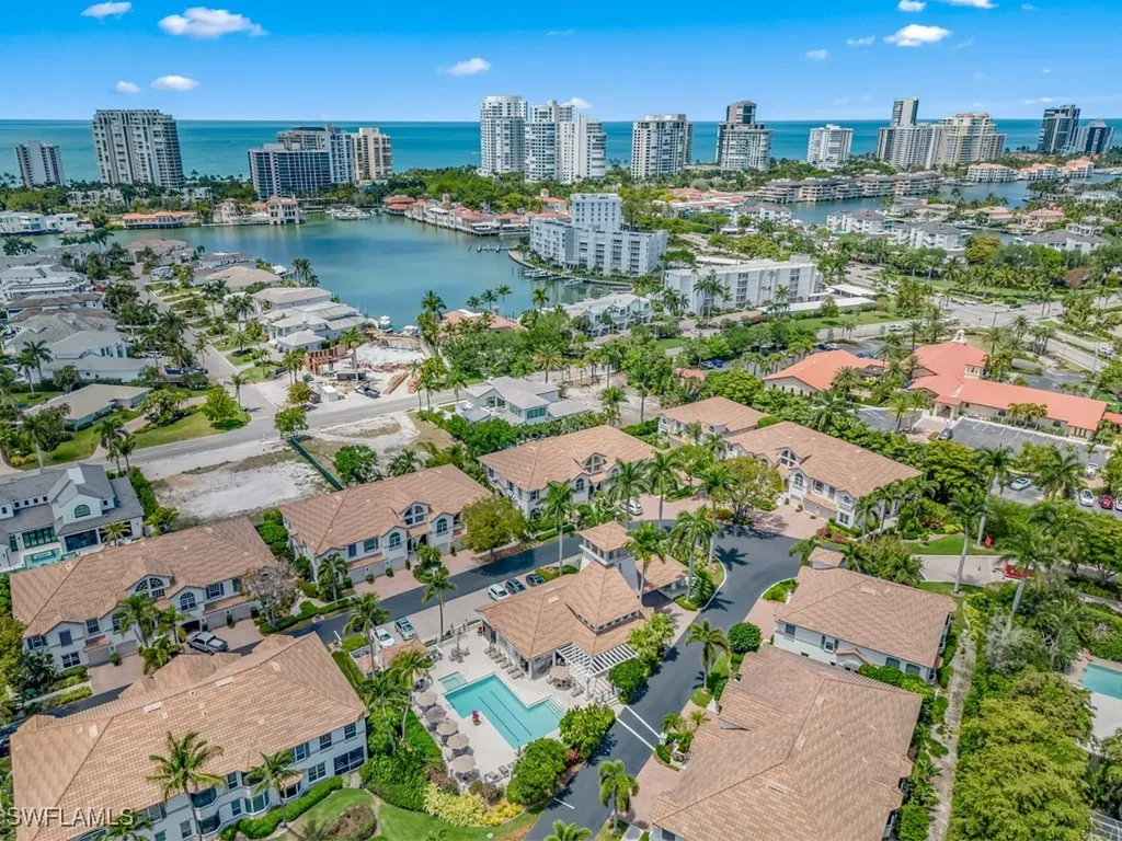 175 Colonade Circle Naples FL 34103