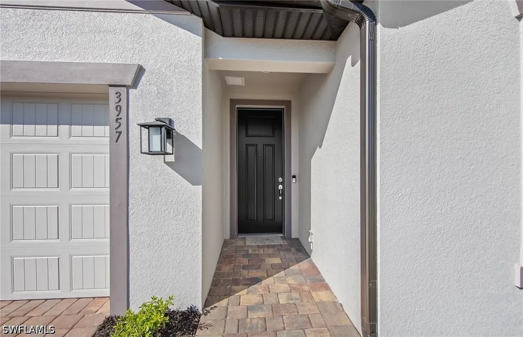 3957 Cranesbill Court Alva FL 33920