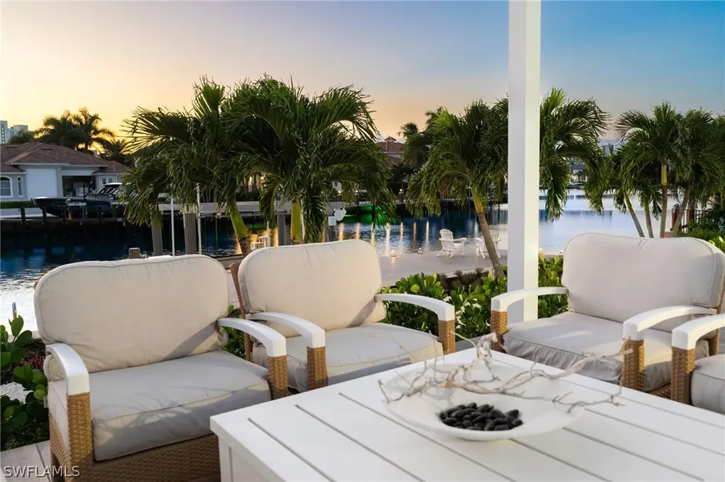 3737 Crayton Road Naples FL 34103