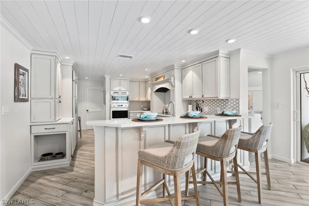 3737 Crayton Road Naples FL 34103