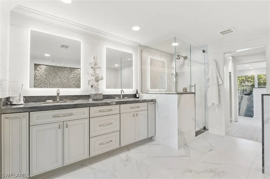 3737 Crayton Road Naples FL 34103