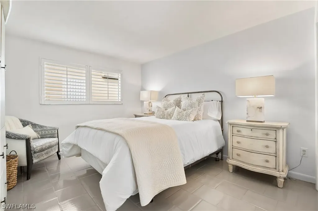 3737 Crayton Road Naples FL 34103