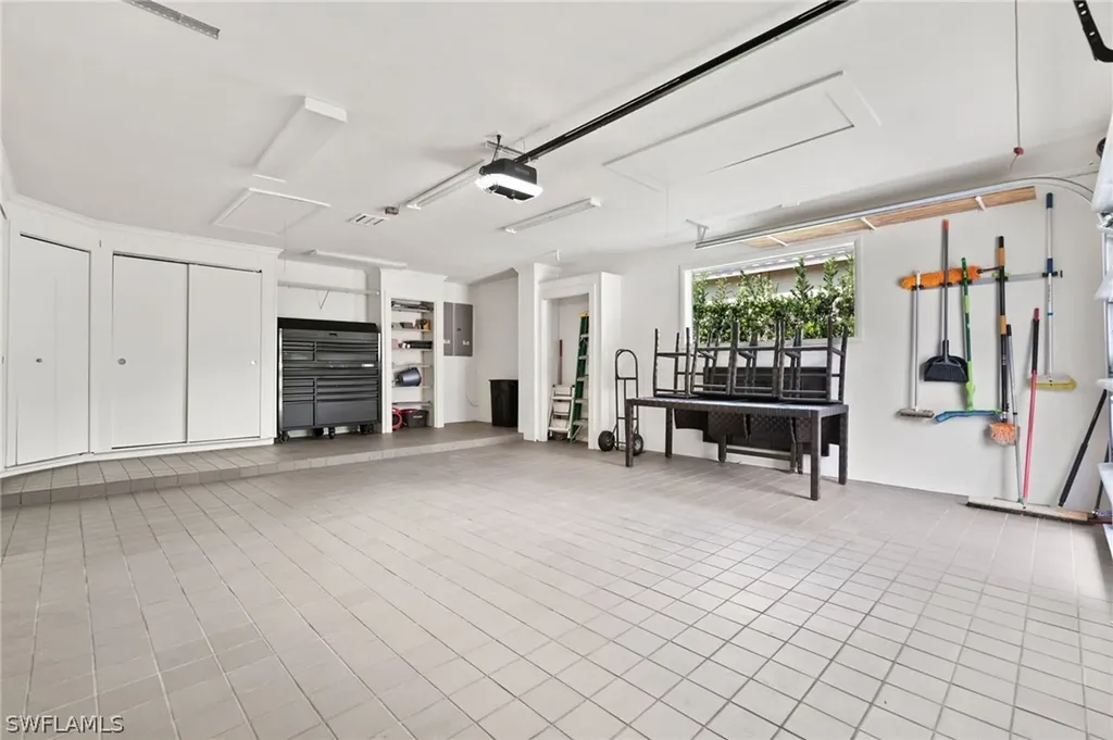 3737 Crayton Road Naples FL 34103