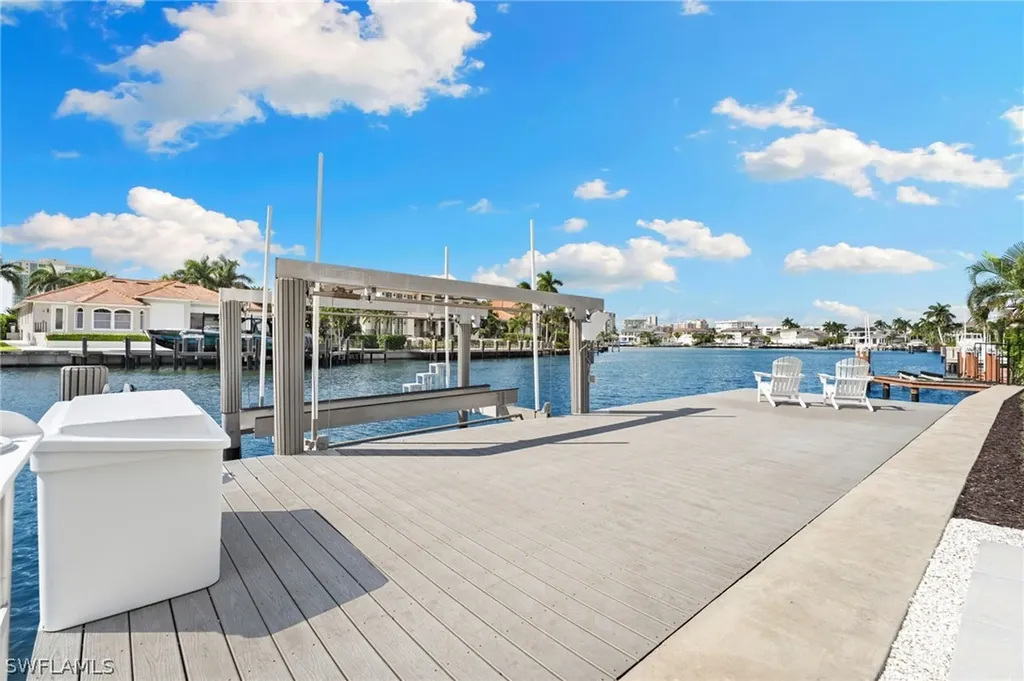 3737 Crayton Road Naples FL 34103