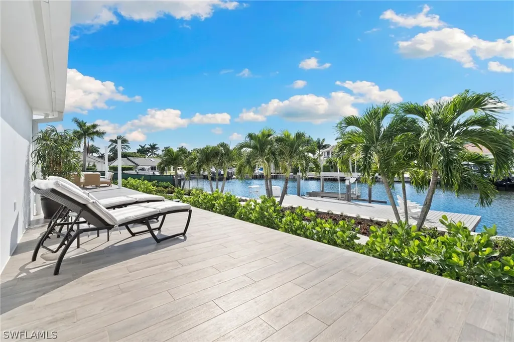 3737 Crayton Road Naples FL 34103