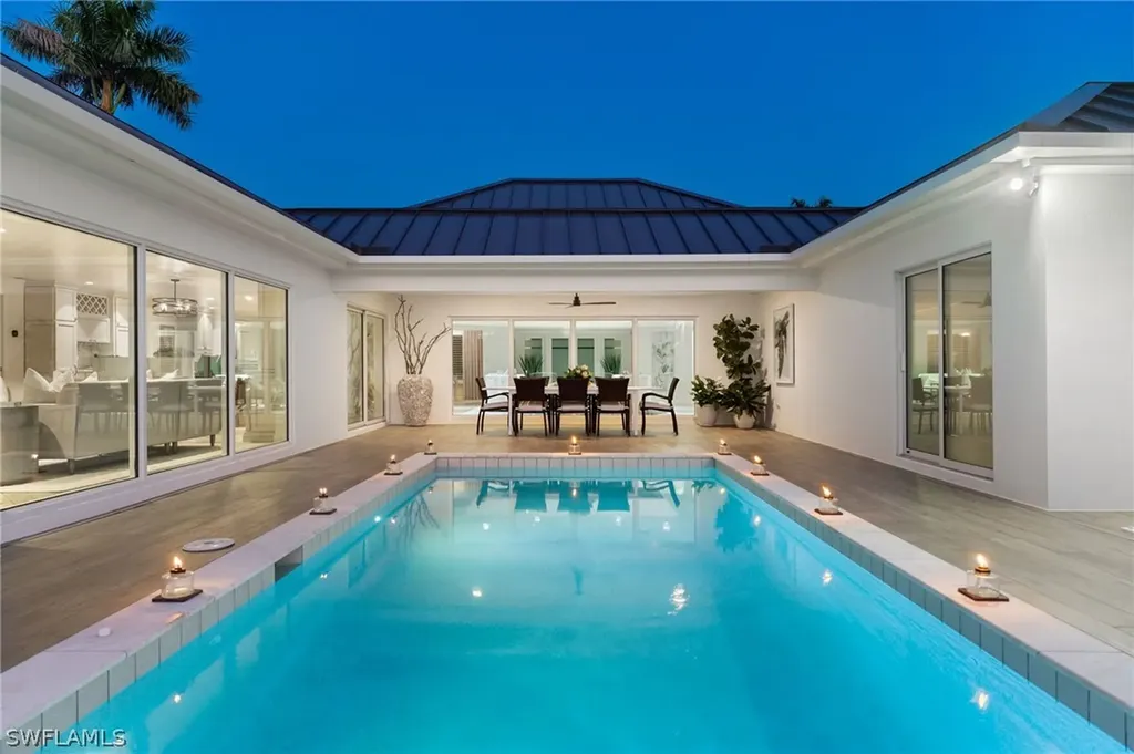 3737 Crayton Road Naples FL 34103