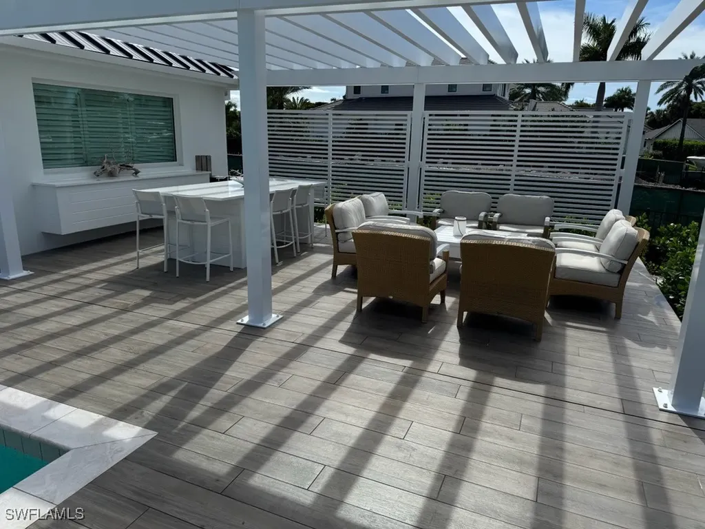 3737 Crayton Road Naples FL 34103