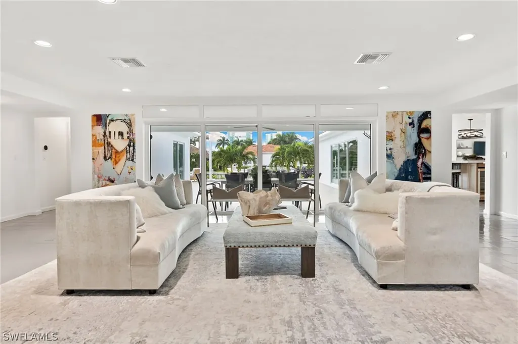 3737 Crayton Road Naples FL 34103