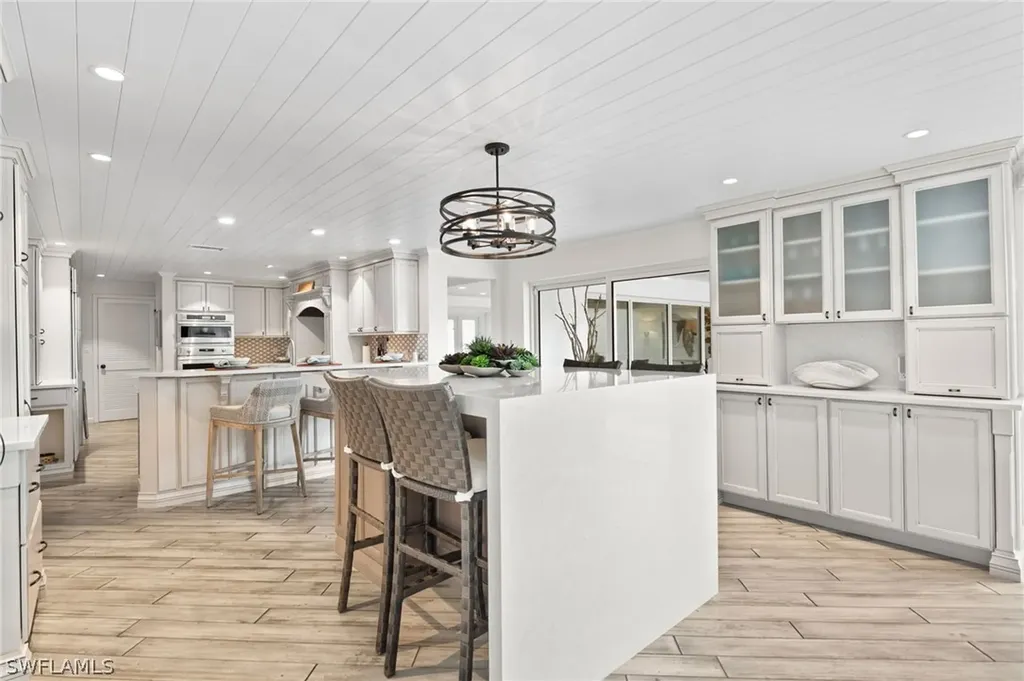 3737 Crayton Road Naples FL 34103